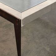 Table basse sur mesure en shagreen et laiton