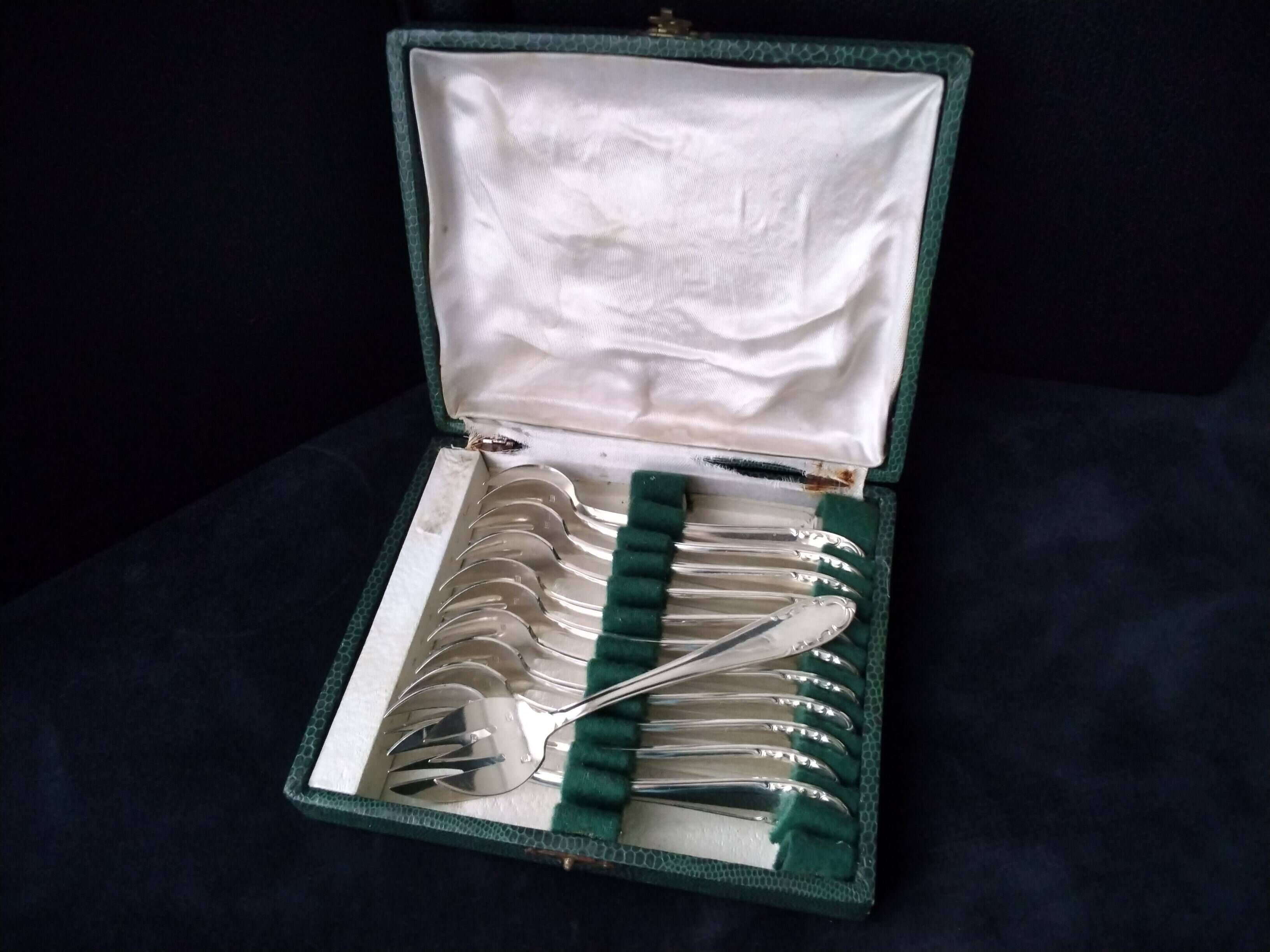 Box of 12 silver-plated oyster forks Paul François Guillaumont