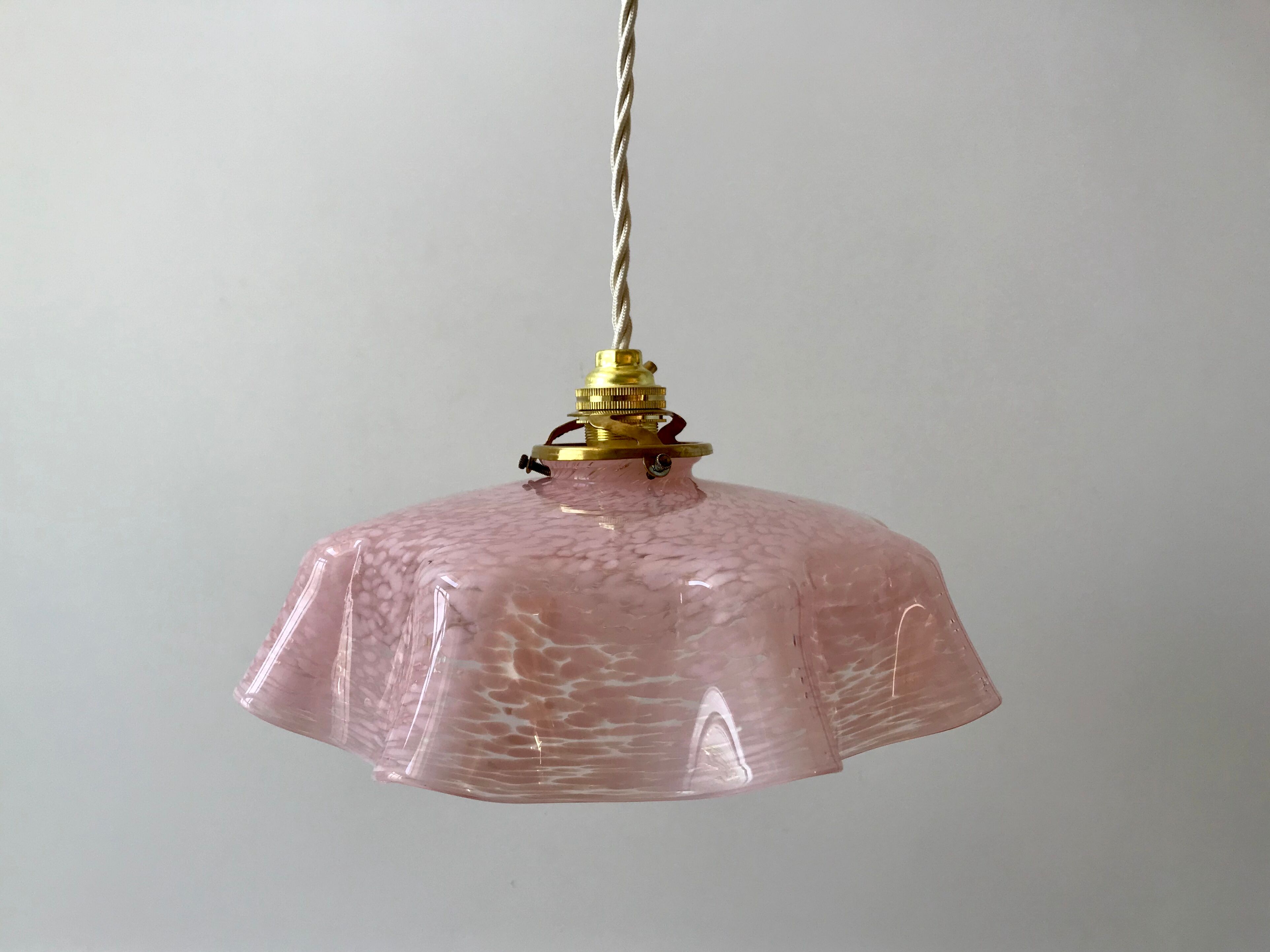 Walking suspension in Clichy glass speckled pink bobon years 20-30