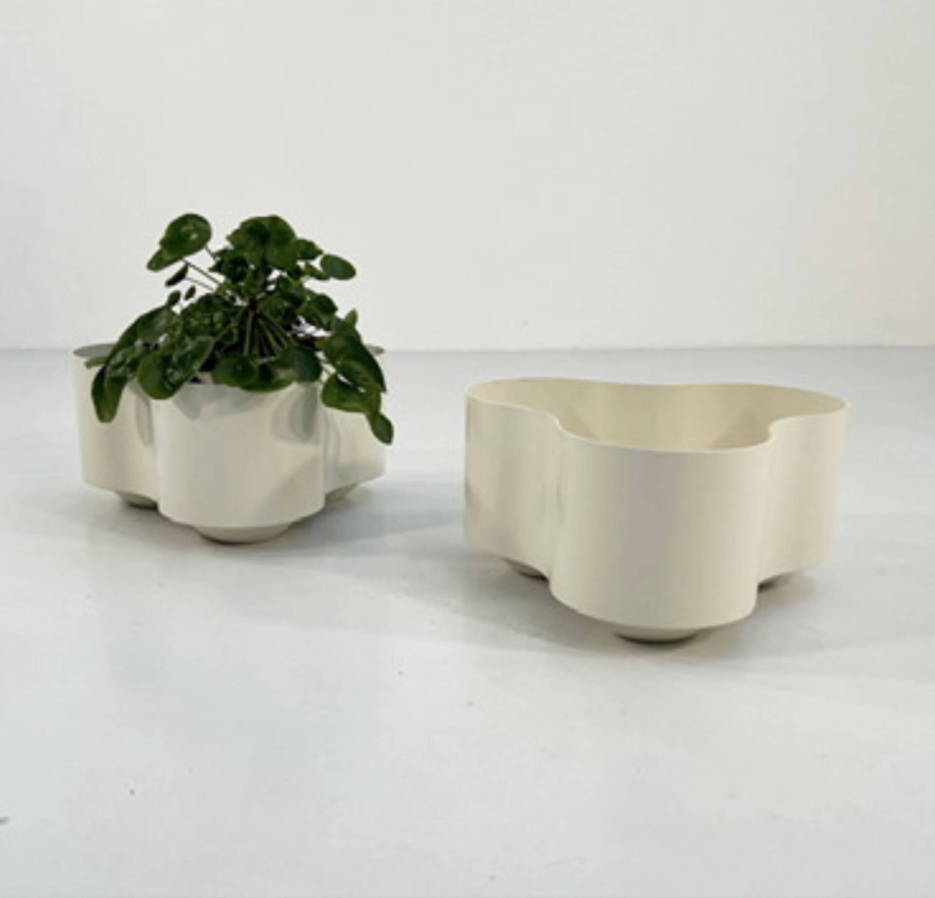 Wavy Planter La Fiorera White by Valenti, 1970s