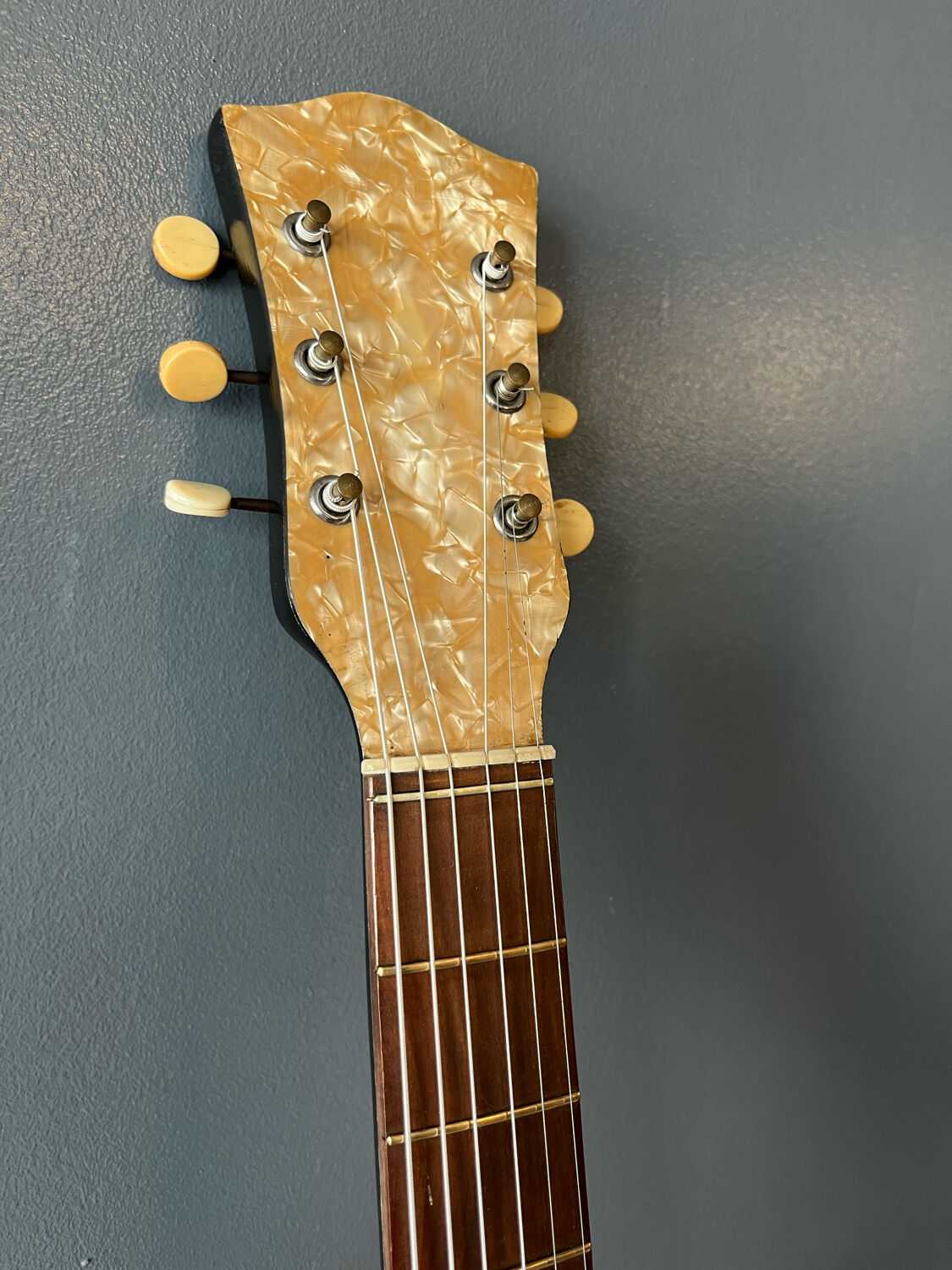 Klira Archtop Guitar