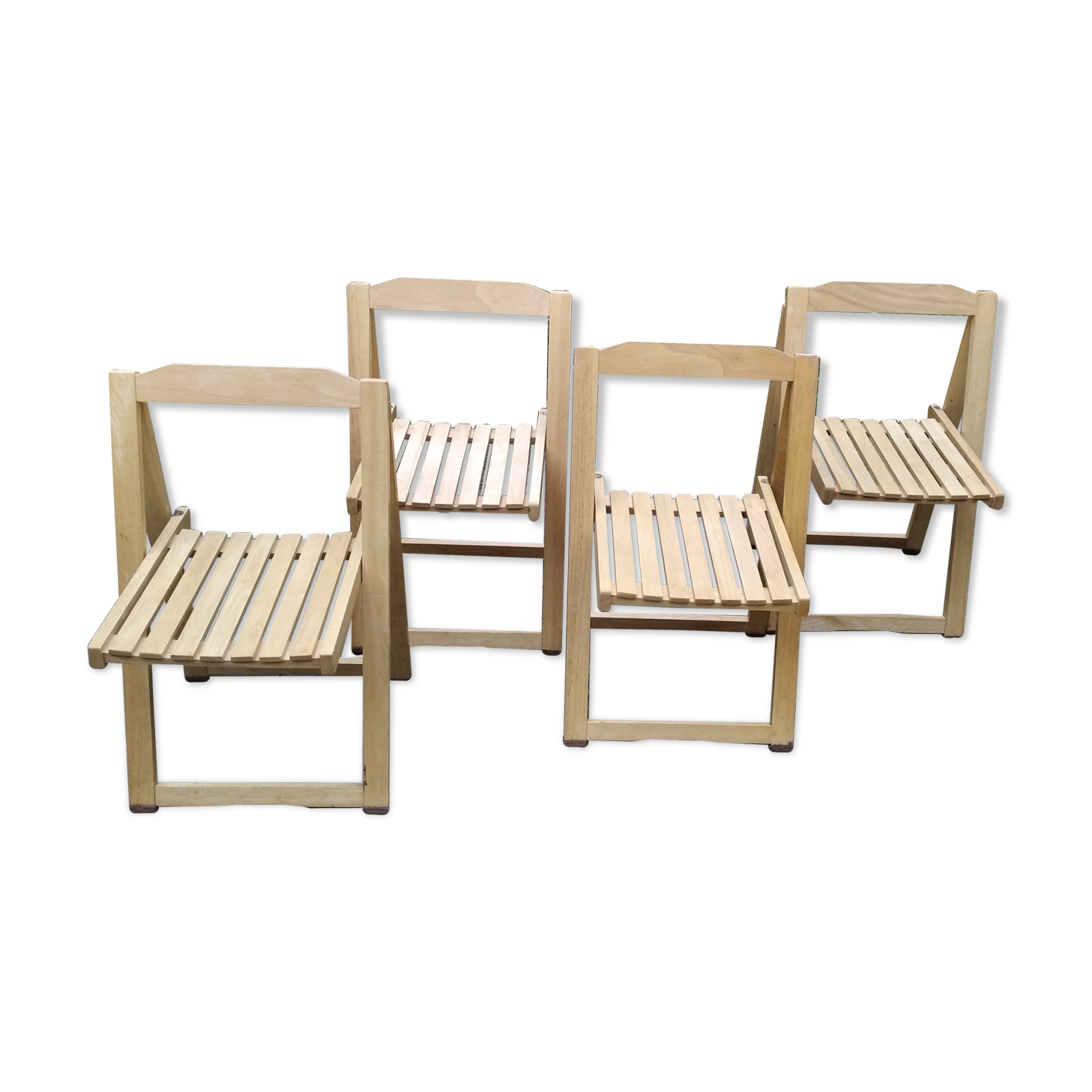 4 chaises pliantes en bois