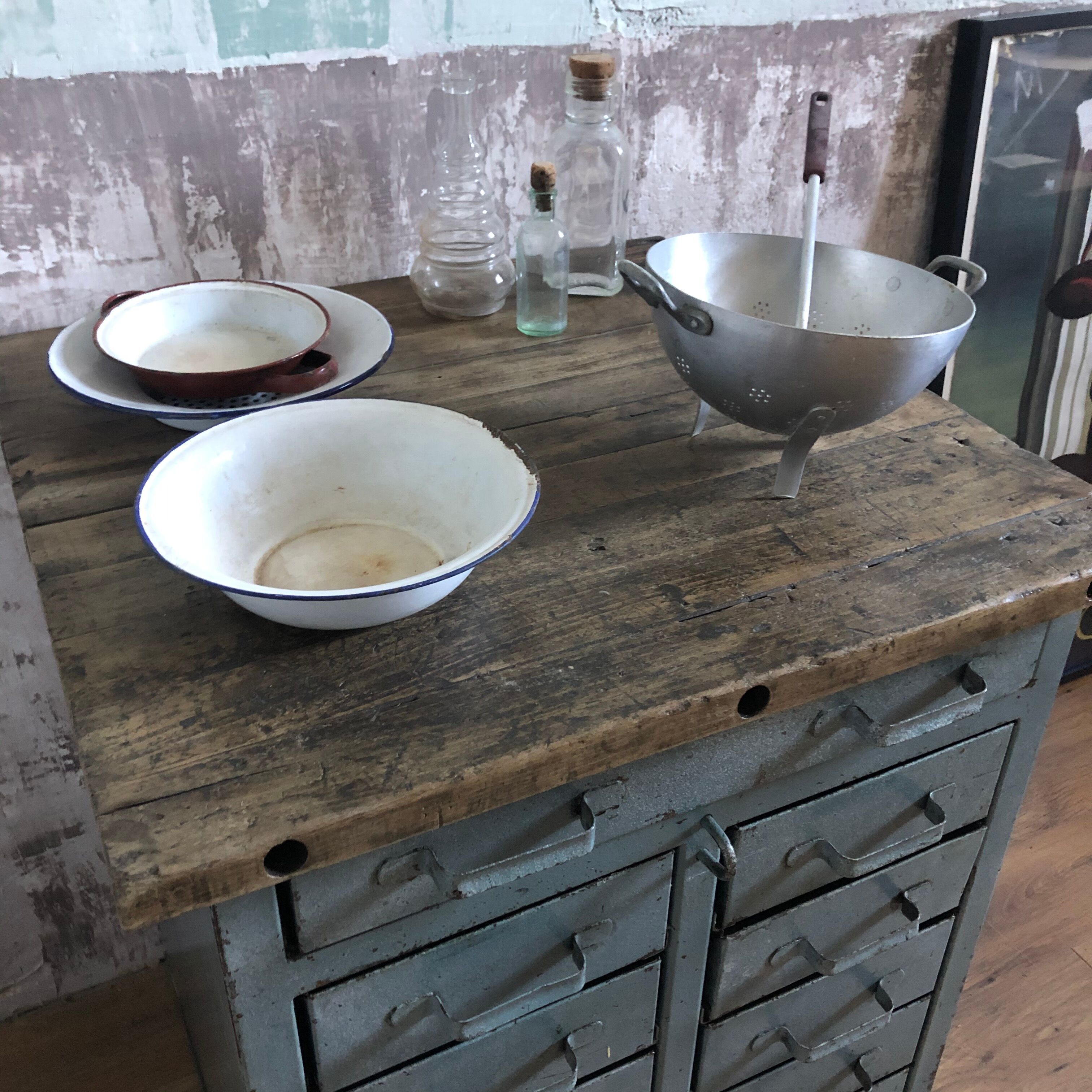 Workshop furniture with drawers, metal and wood