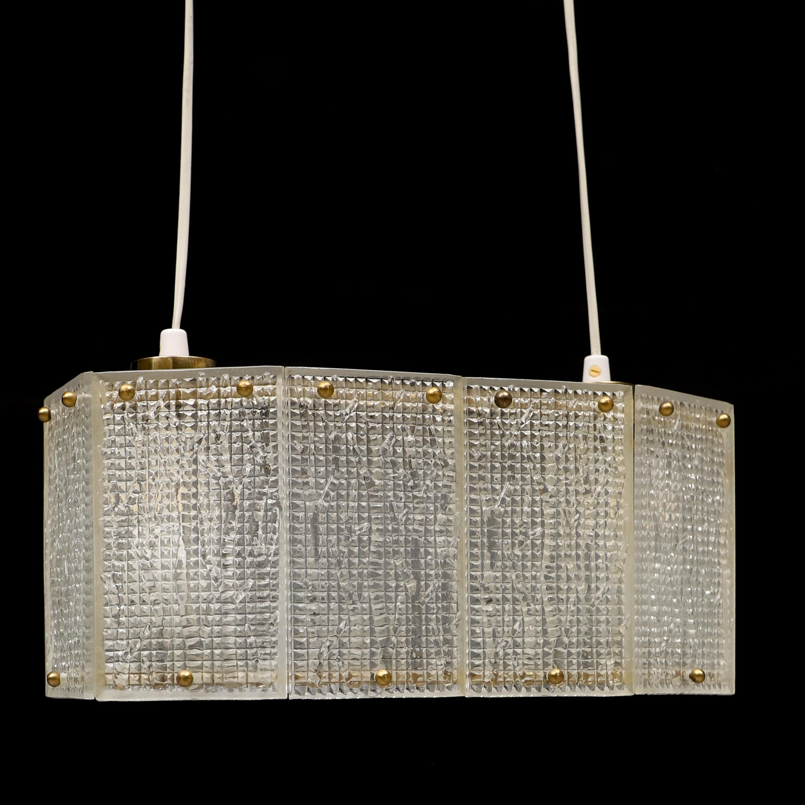 Plafonnier en verre moulé et laiton par Orrefors Suède 1960