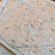 Imprimée en 1906, plan de Nîmes. O