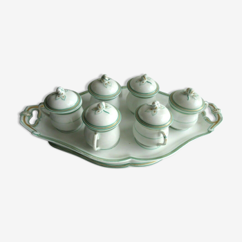 Service à crème porcelaine de Paris 1850, 6 pots sur plateau ovale vert et or