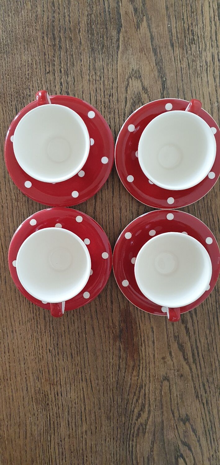 Red pea faience cups