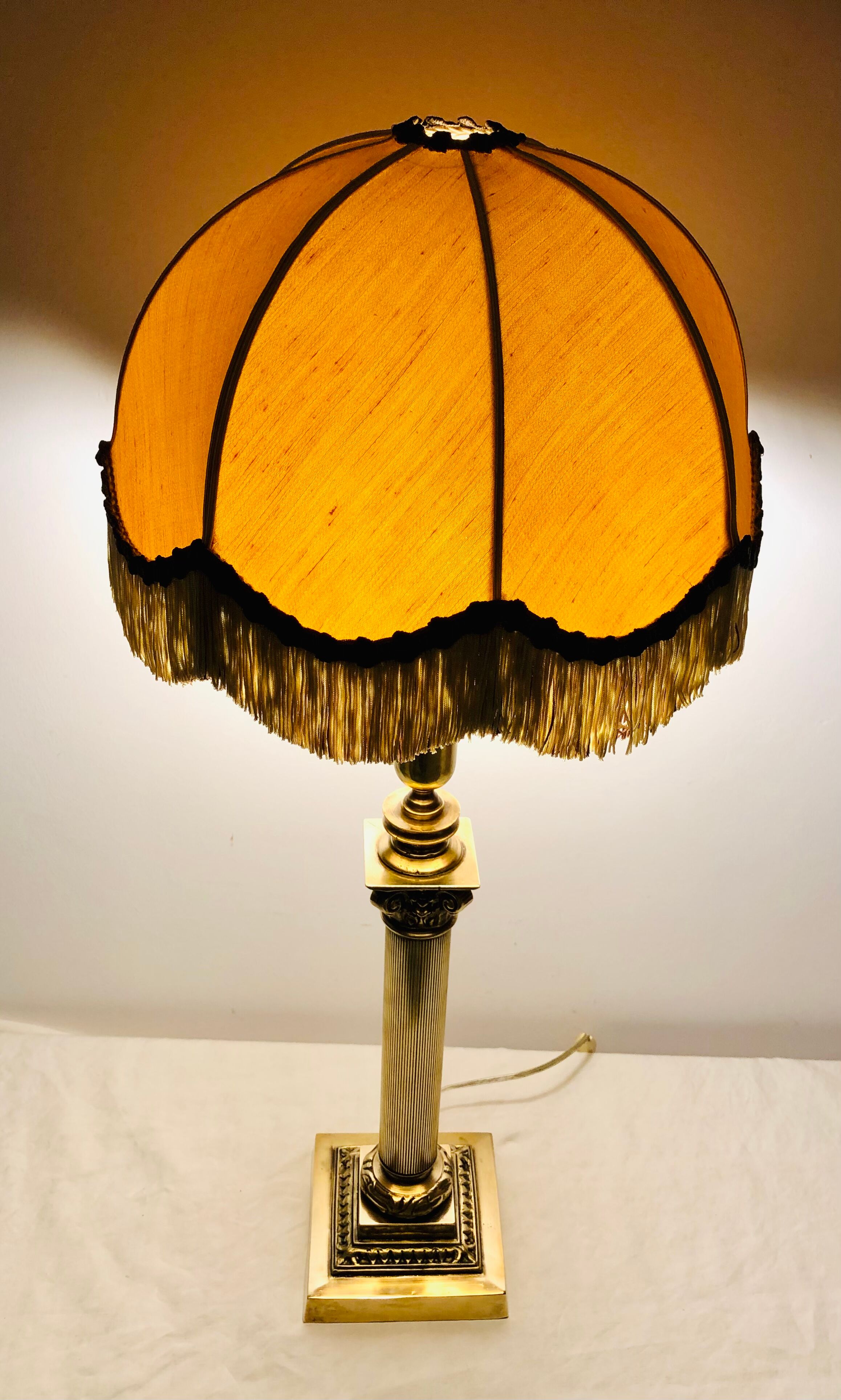 Pied de lampe ancien colonne en bronze
