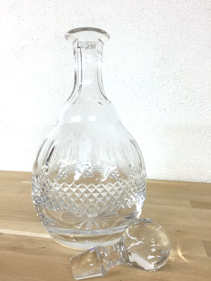 Carafe ancienne en cristal blanc