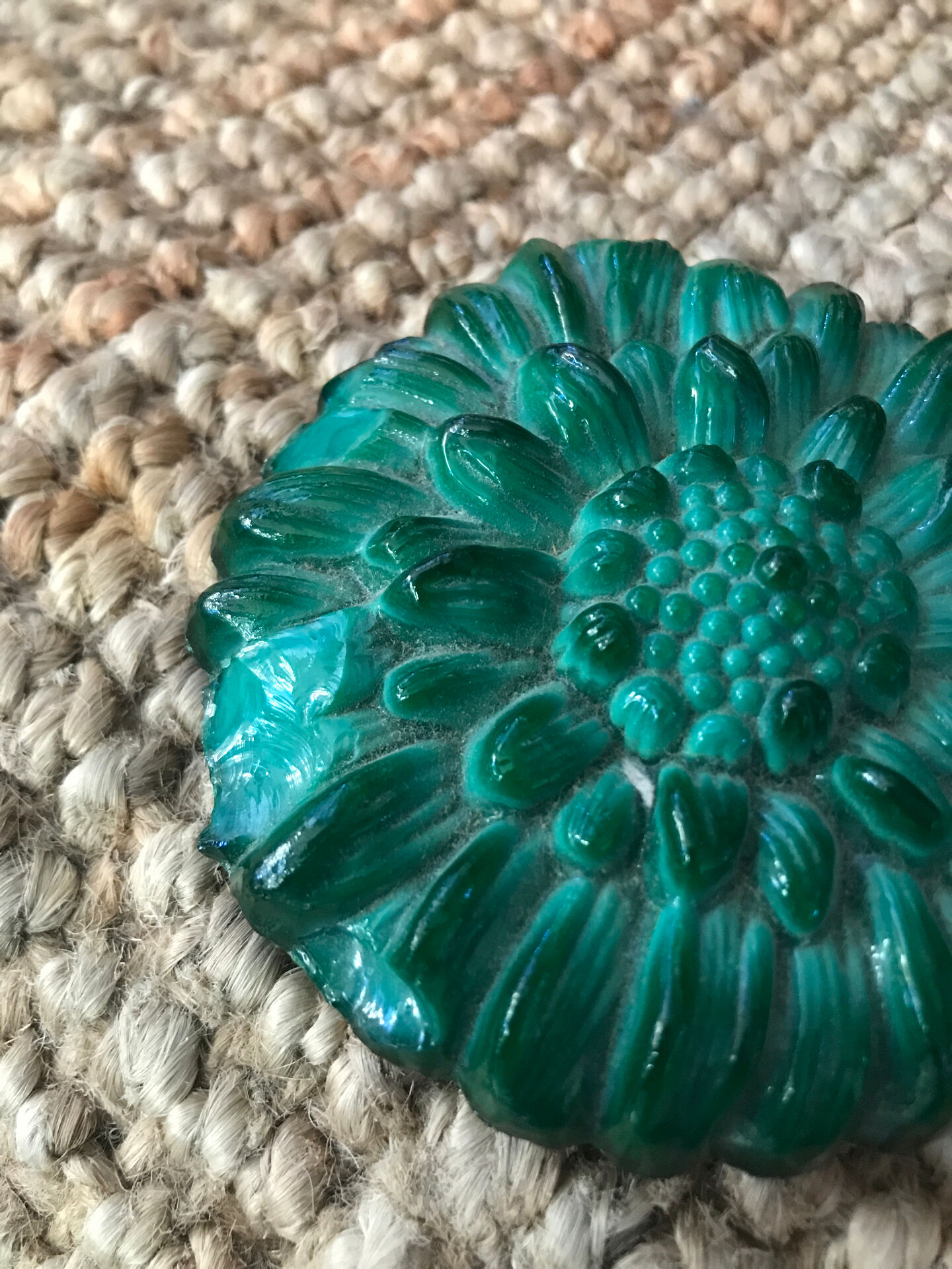 Art Deco bonbonnière in green malachite