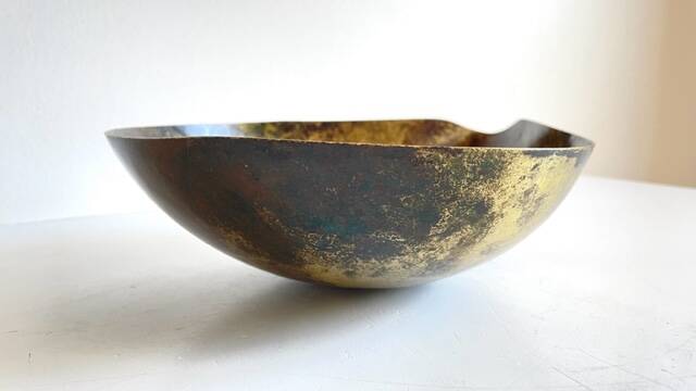 Vintage brass drop-shaped fruit bowl