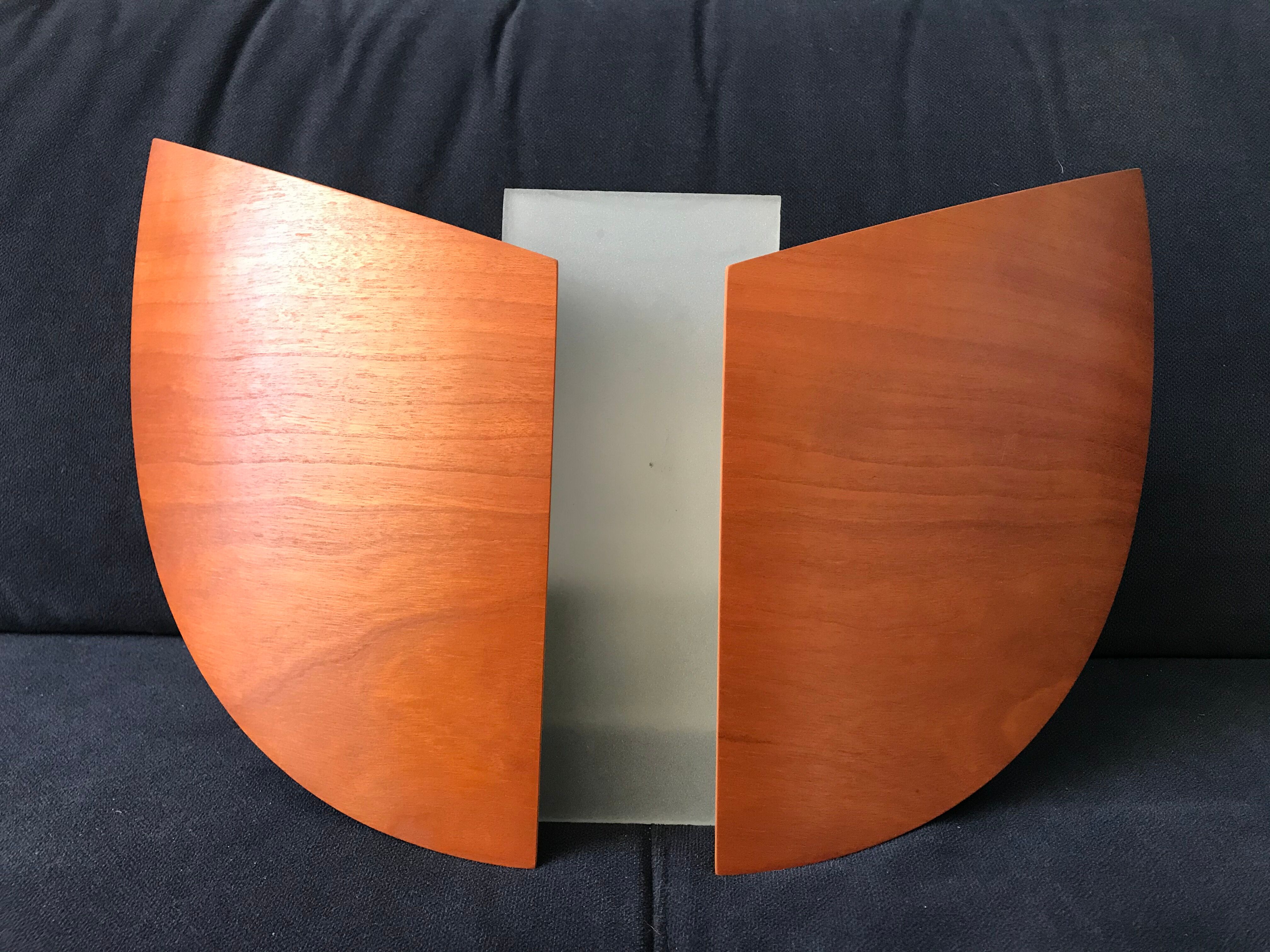 Lucid Scandinavian design wall light