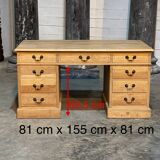 Flat oak desk