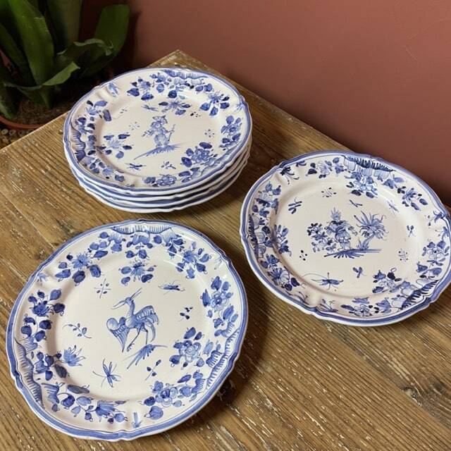 Ensemble de 6 assiettes à dessert décor bleu Moustiers
