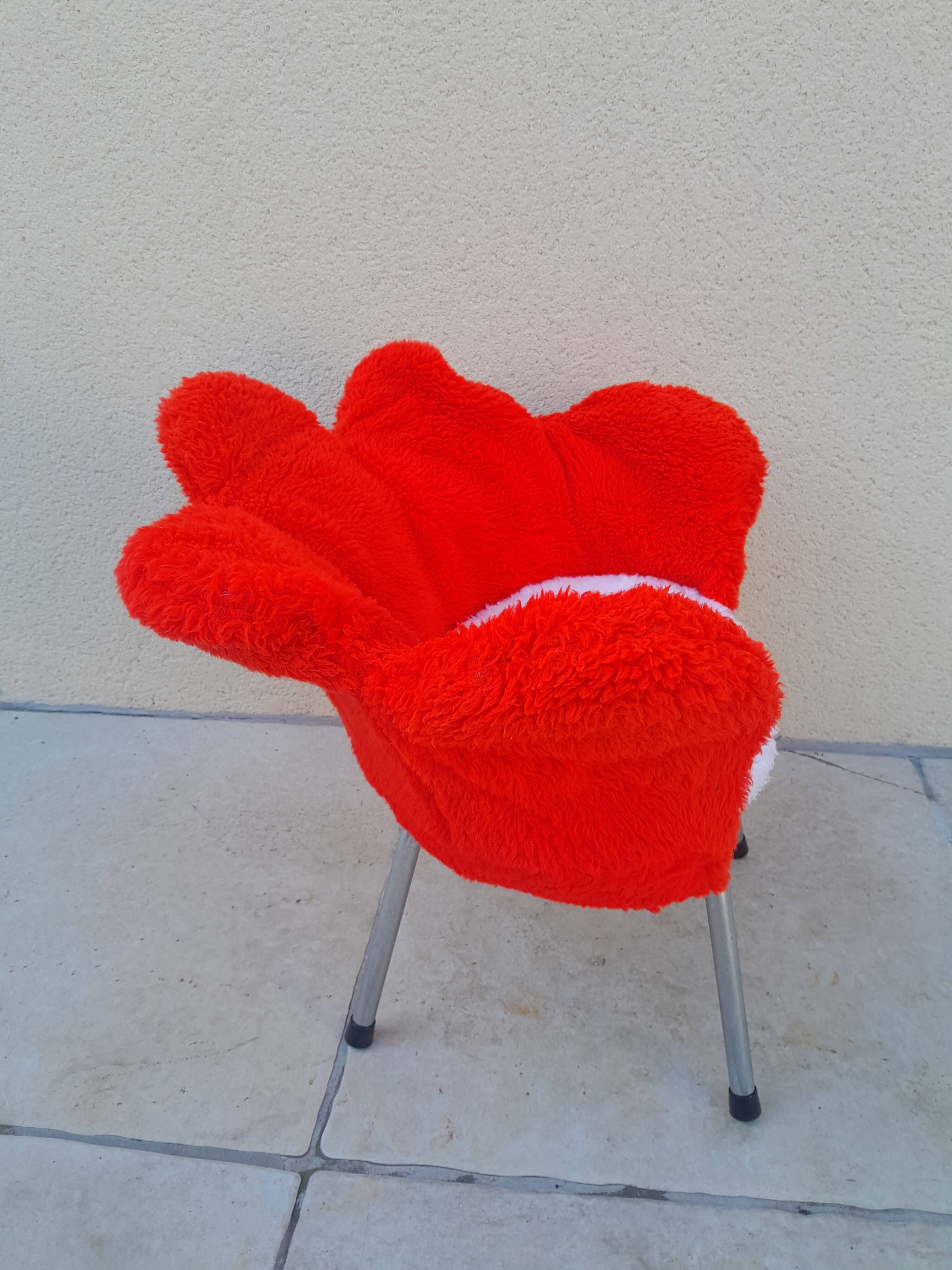 Vintage flower-shaped children's moumoute chair