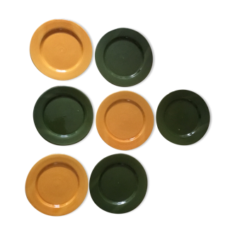 Flat plates in enamelled terracotta