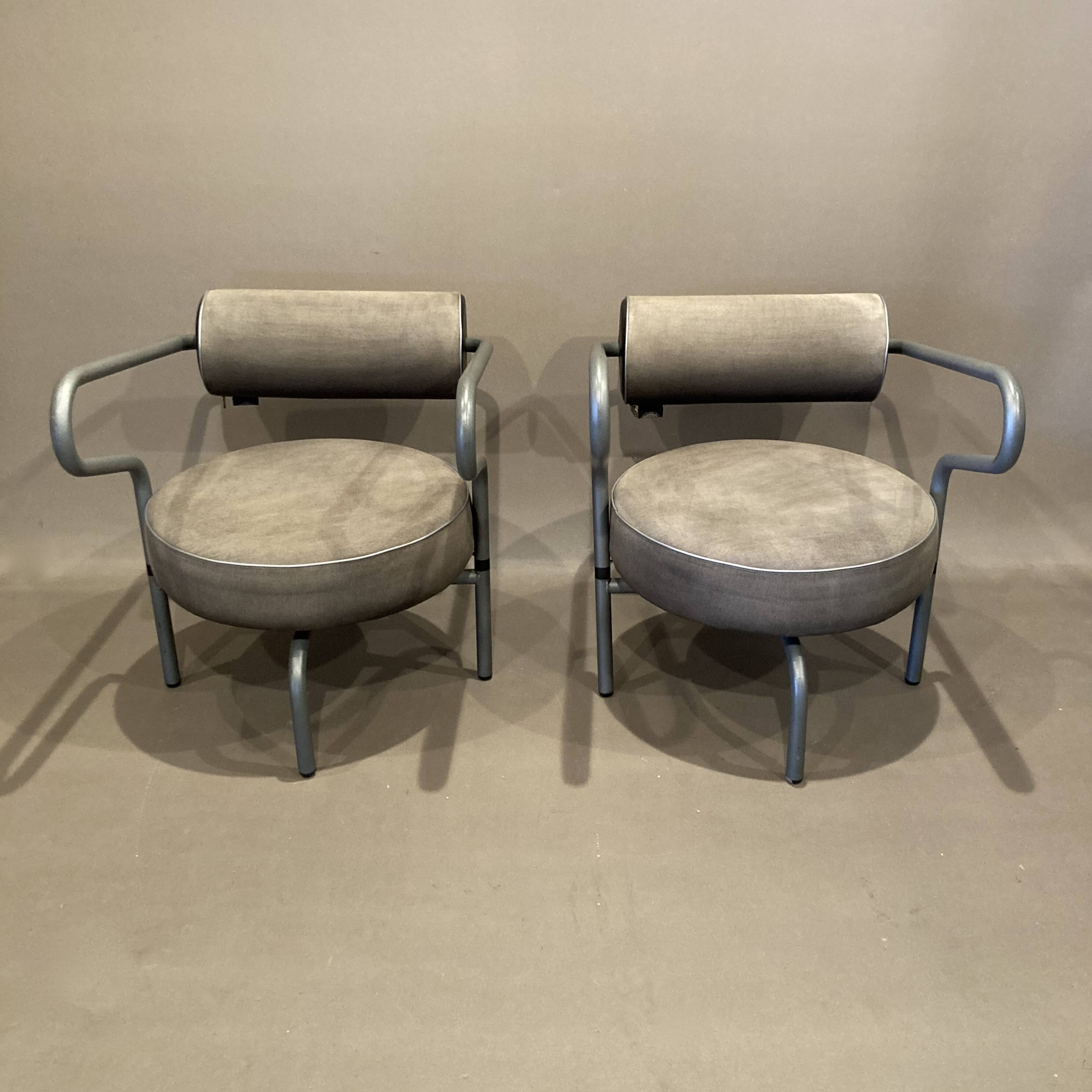 Pair of designer armchairs "the natural choice".