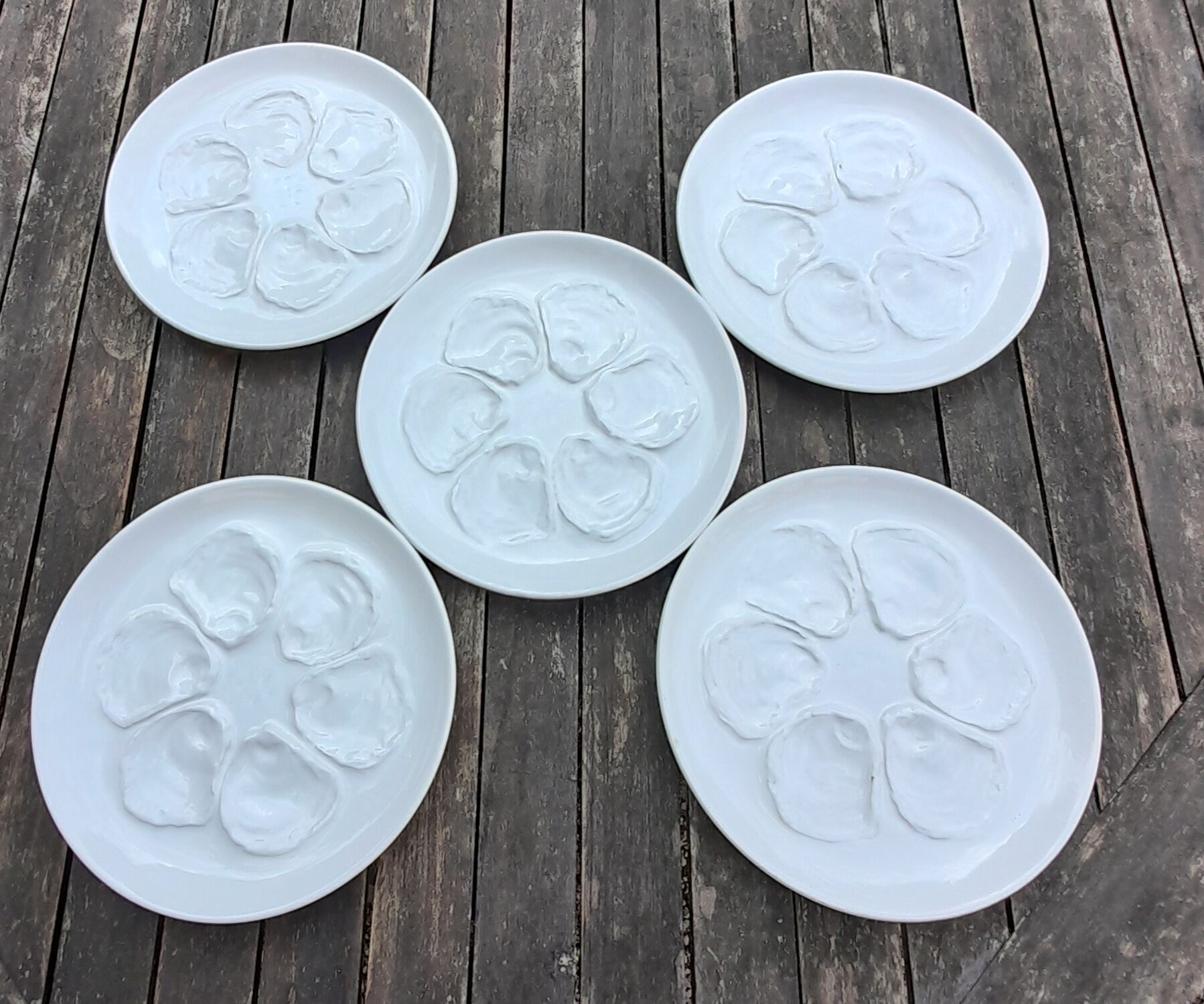 5 white oyster plates, St Amand faiencerie - vintage