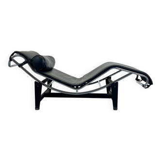 Lc4 Chaise Longue Le Corbusier Charlotte Perriand Alivar