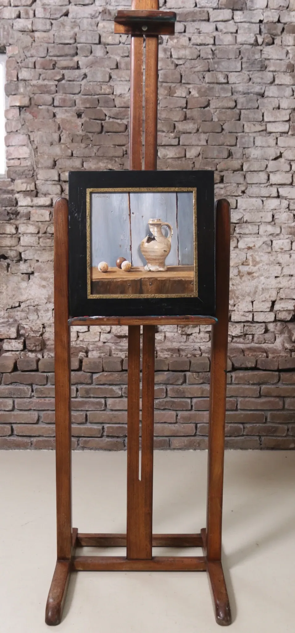 Still life with Jacoba jug and balls – Marjolein van den Berg, c. 2011