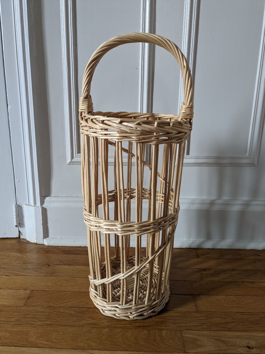 Rattan umbrella door