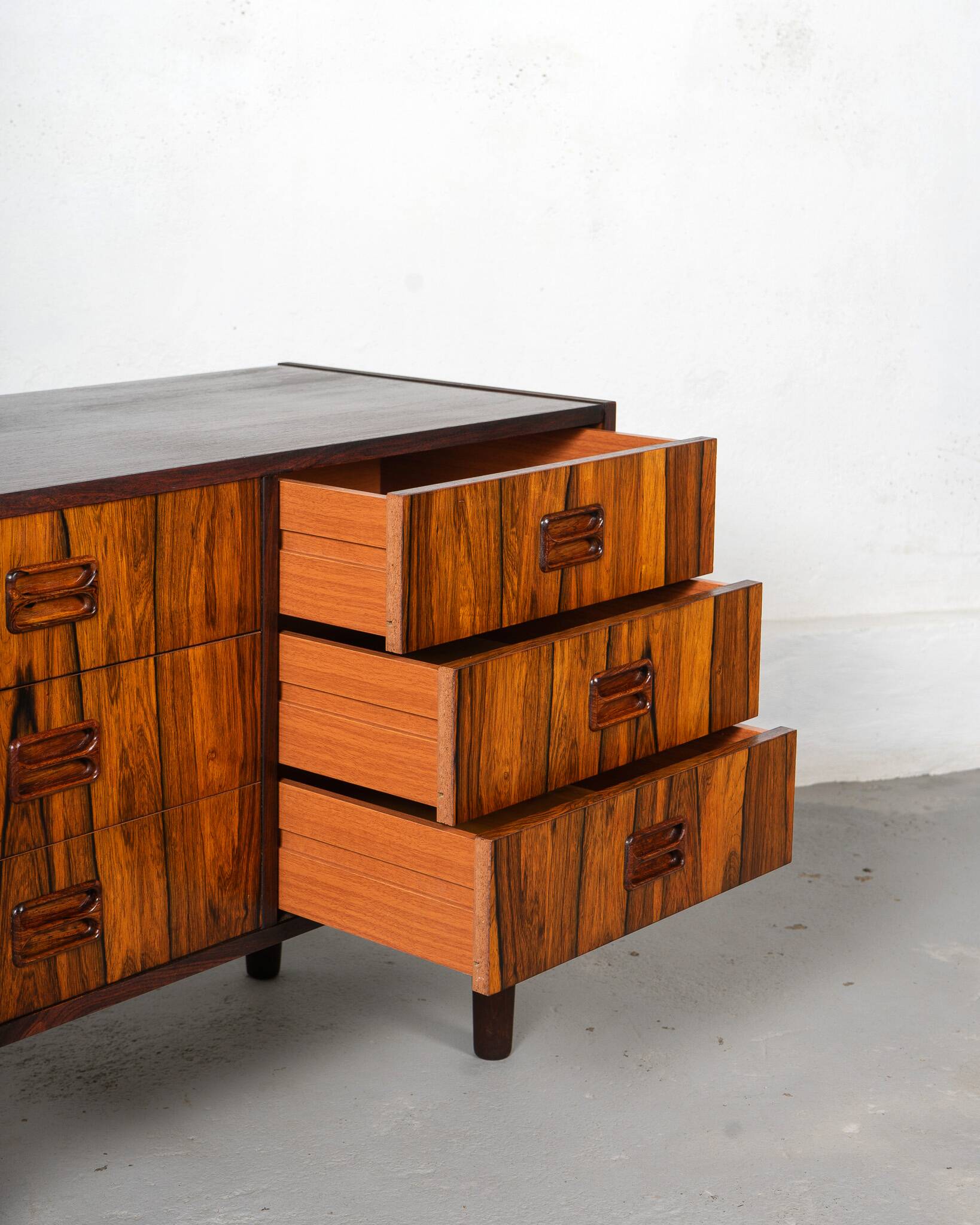 Commode danoise du milieu du siècle en bois de rose