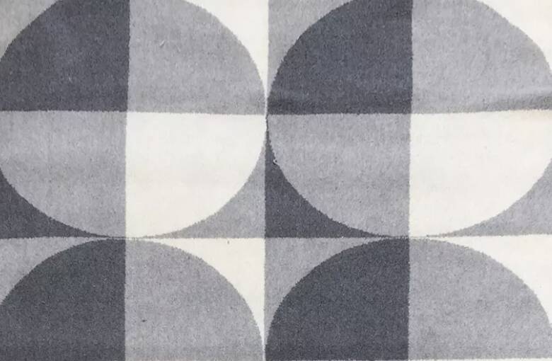 Art Deco rug made in France in 1960, in very good condition