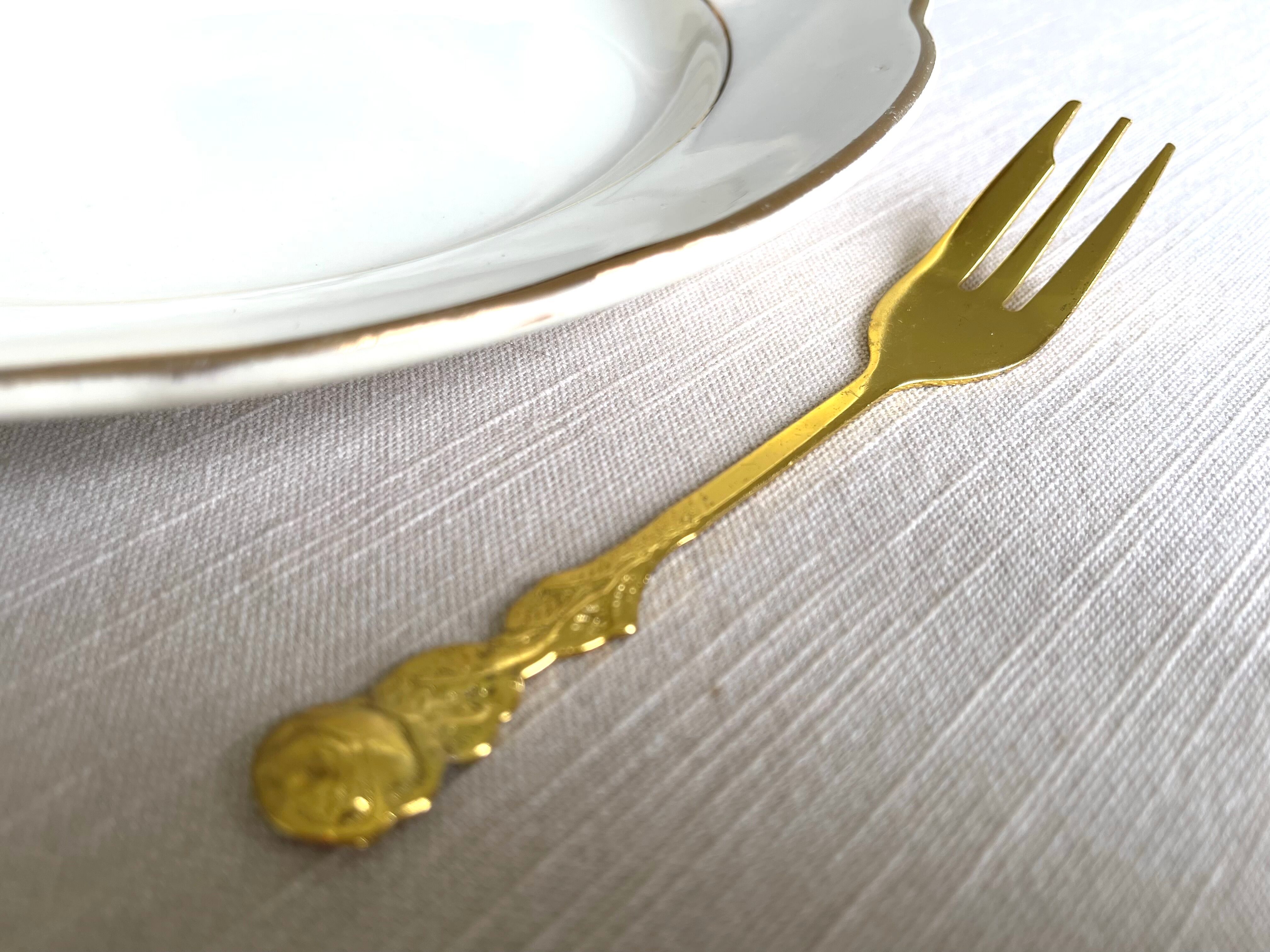 12 Gien vintage dessert plates