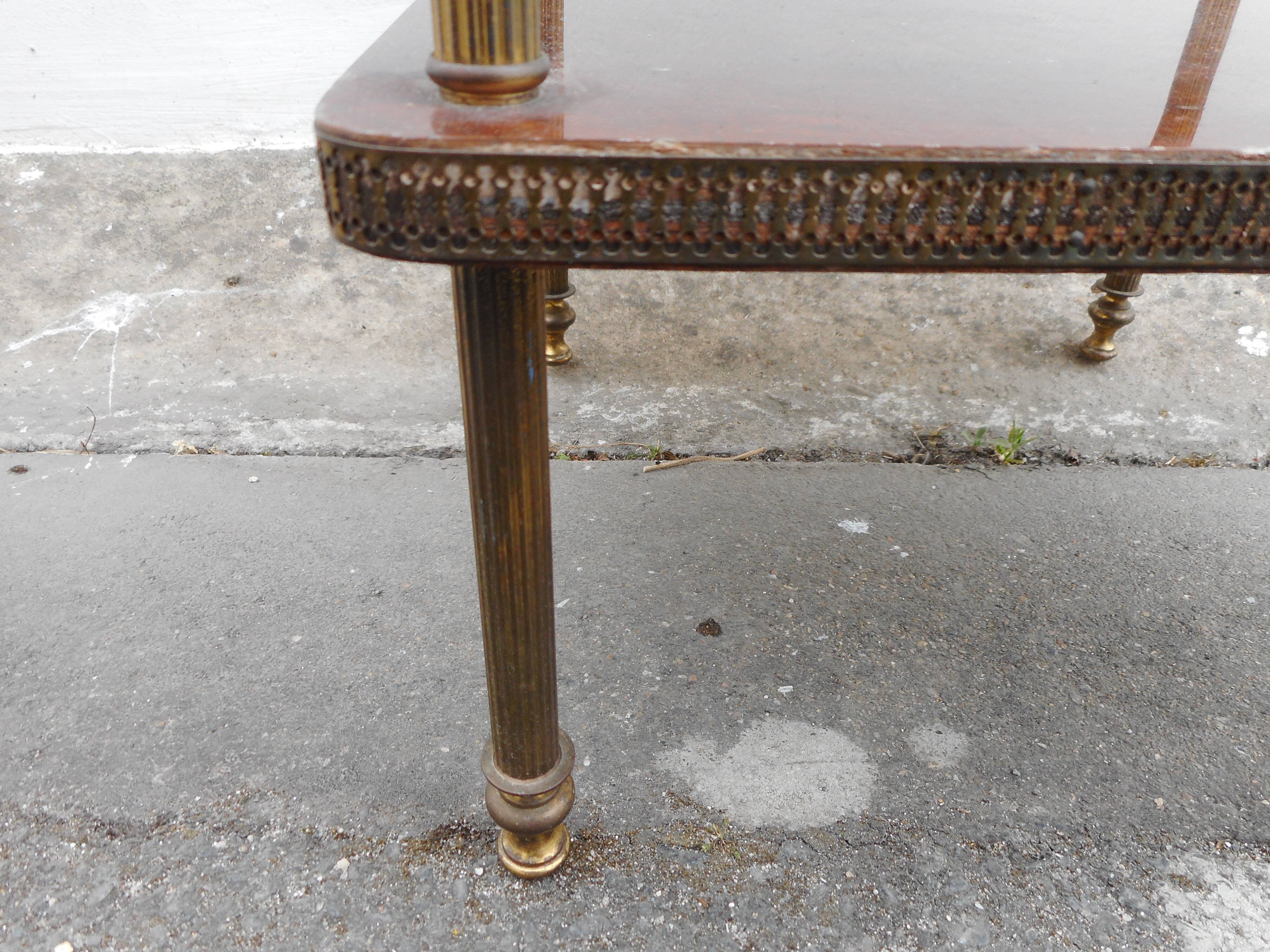 Formica and metal selette