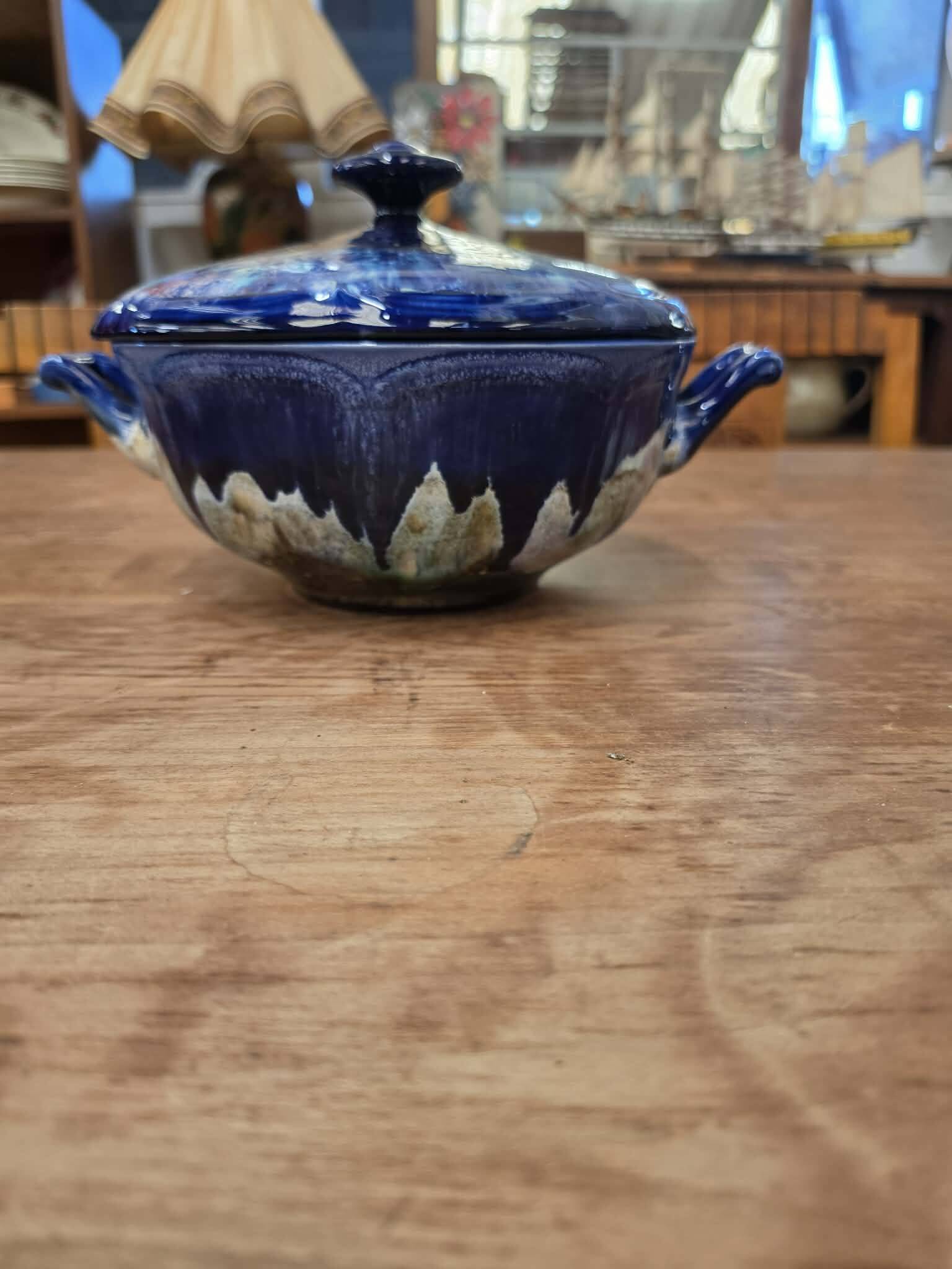 Soup tureen
