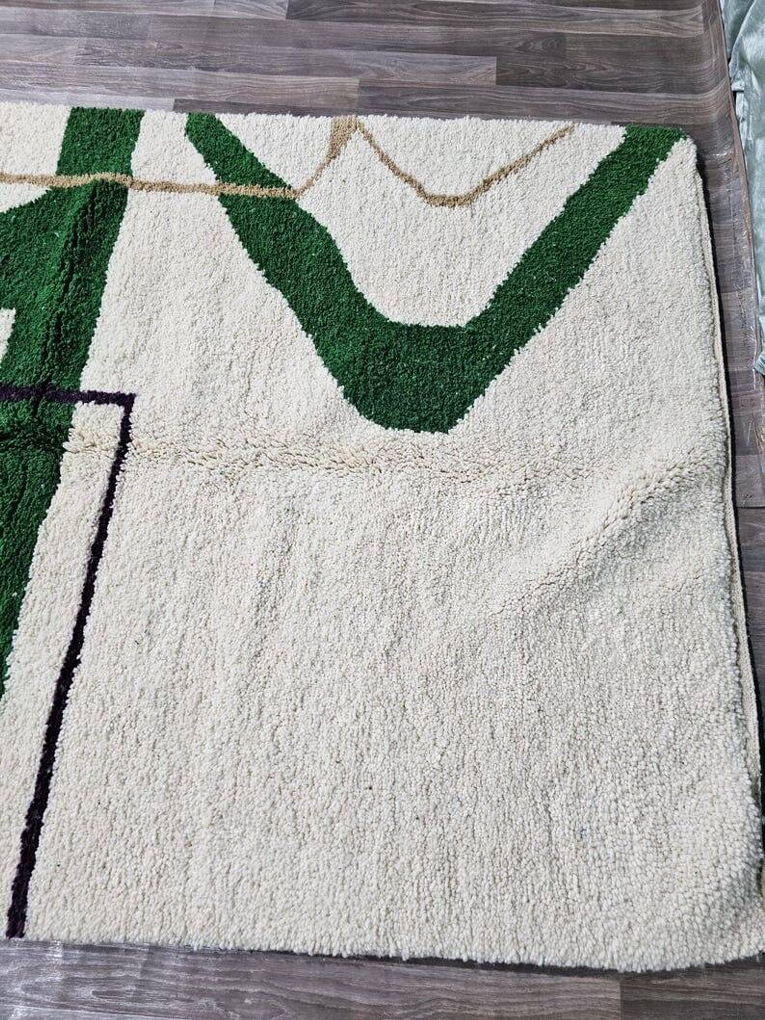 Berber rug made of natural wool, handwoven, size 250 x 250 cm.