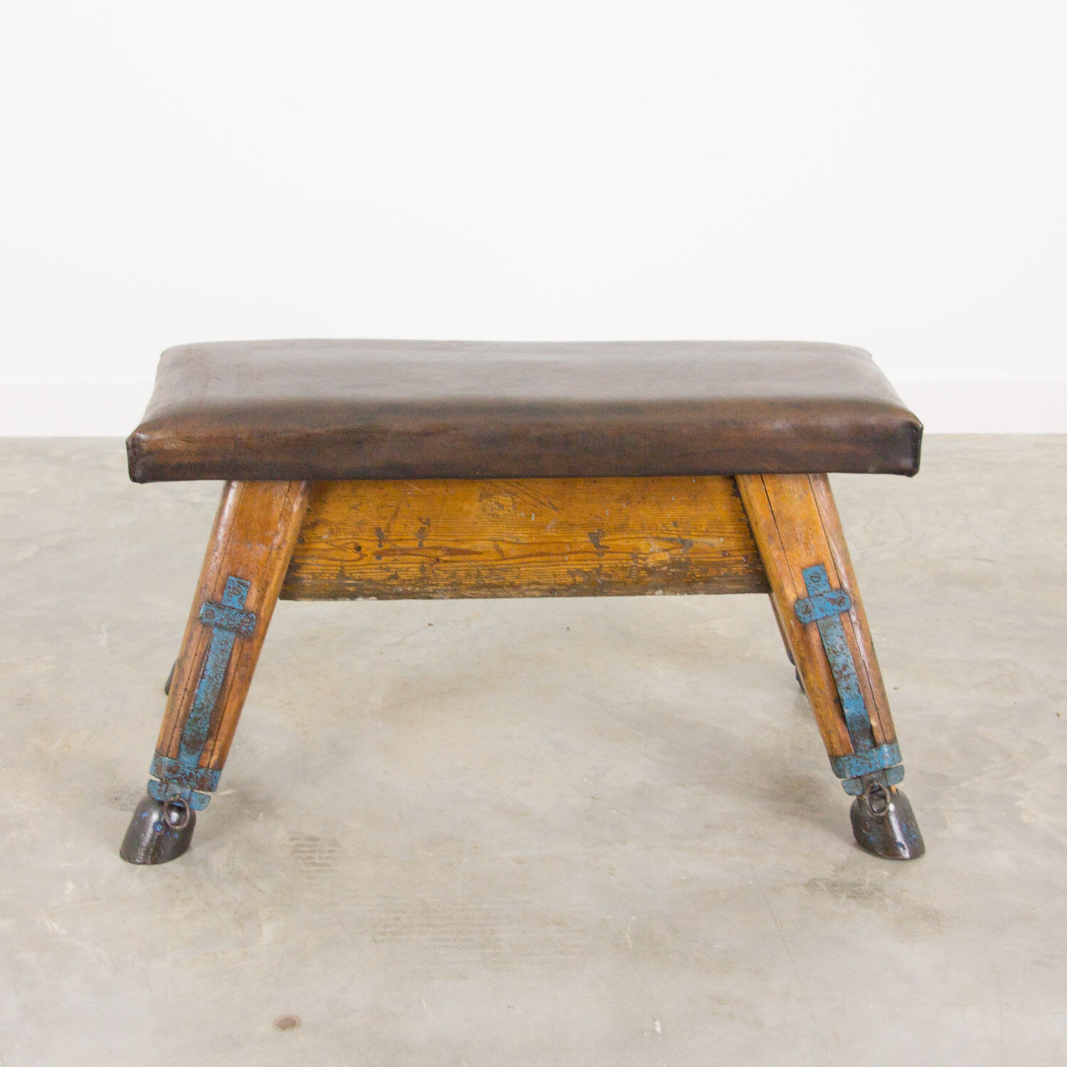 Gymnastics bench leather
