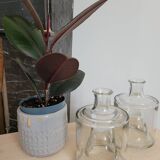 Set of 2 stackable glass bottles