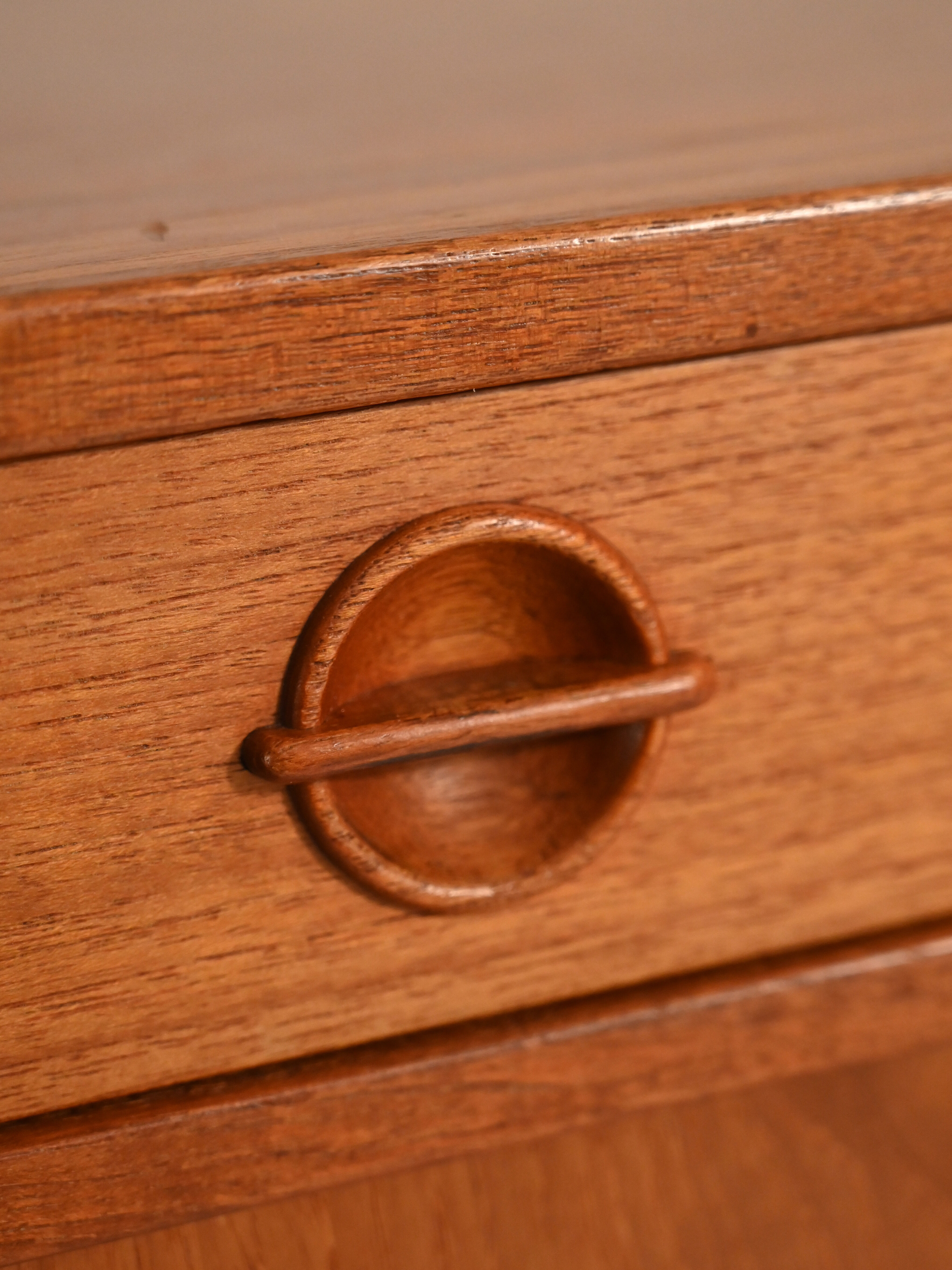 Buffet scandinave avec trois tiroirs