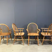 Beautiful English Windsor style dining chairs, set of 4