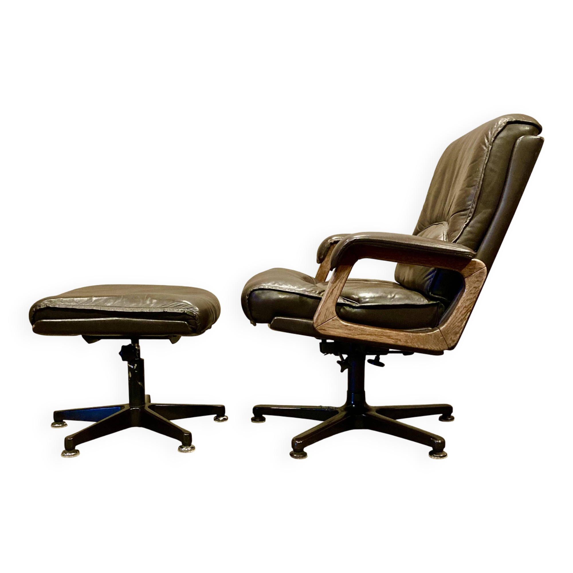 Fauteuil et ottoman en cuir, 1960