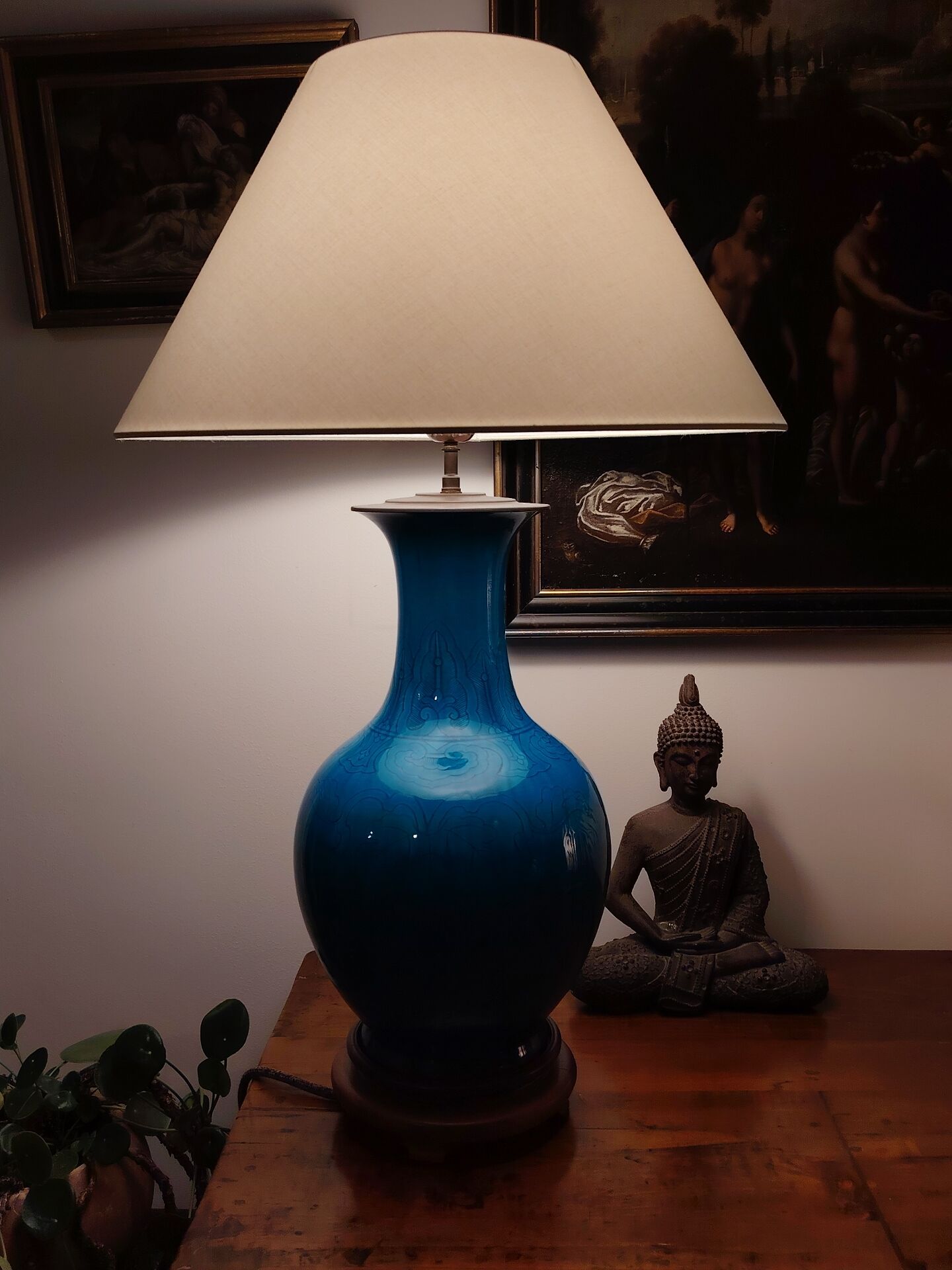 Turquoise ceramic vase lamp, incised Chinese decoration, late 19th century.