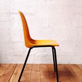 Chaise de collectivité jaune, vintage