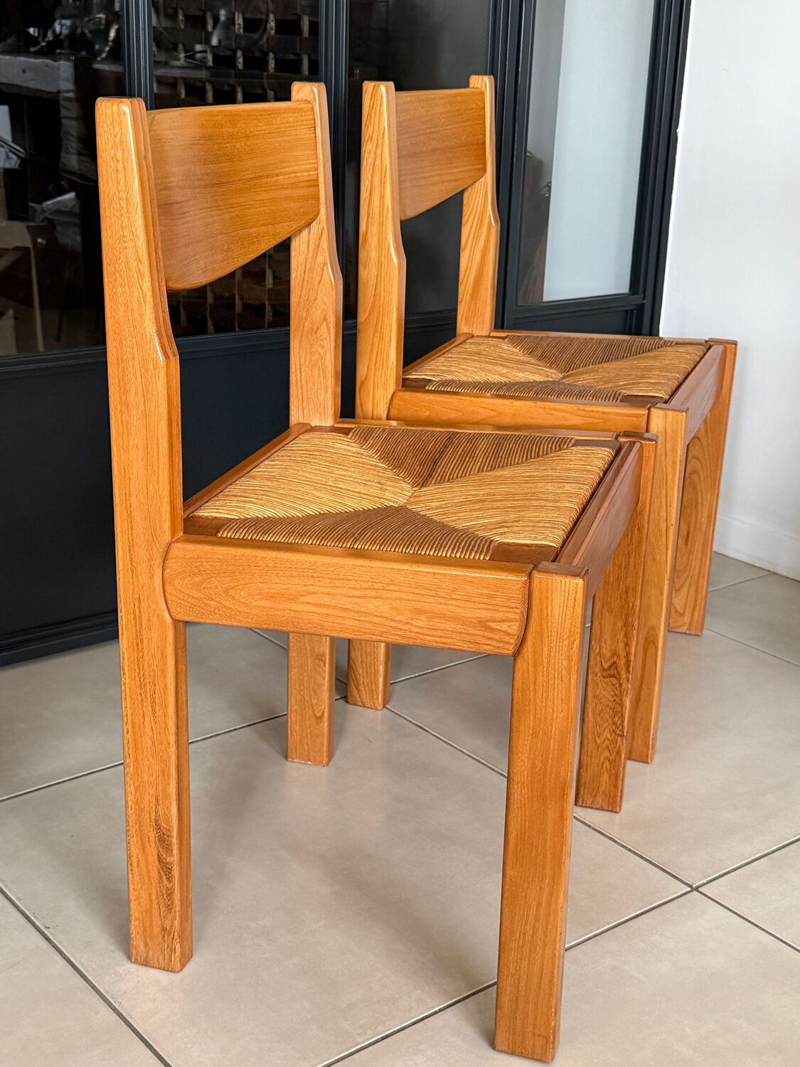 Pair of solid elm chairs with straw – Maison Regain, here