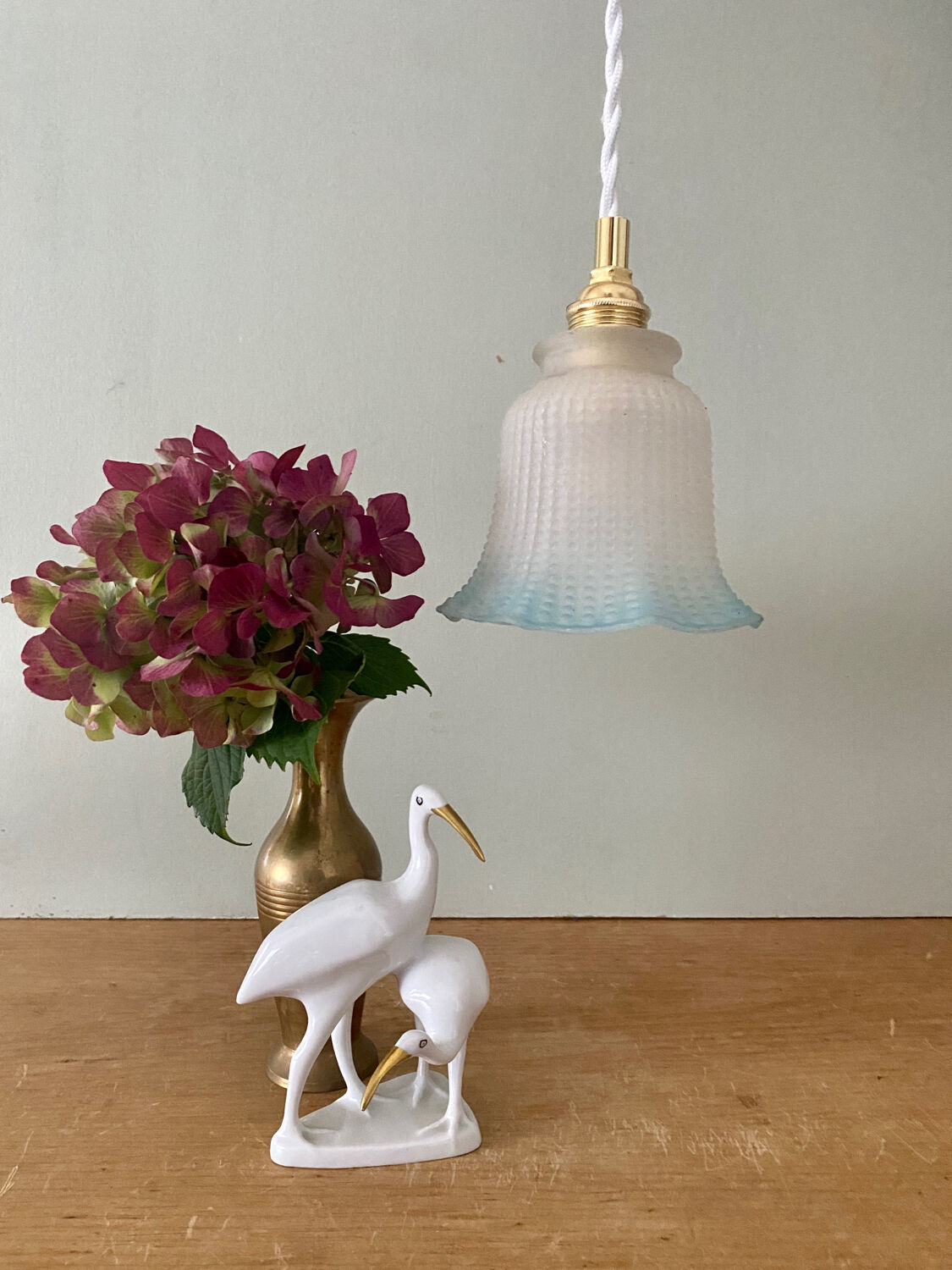Vintage tulip walking lamp in white and blue frosted glass