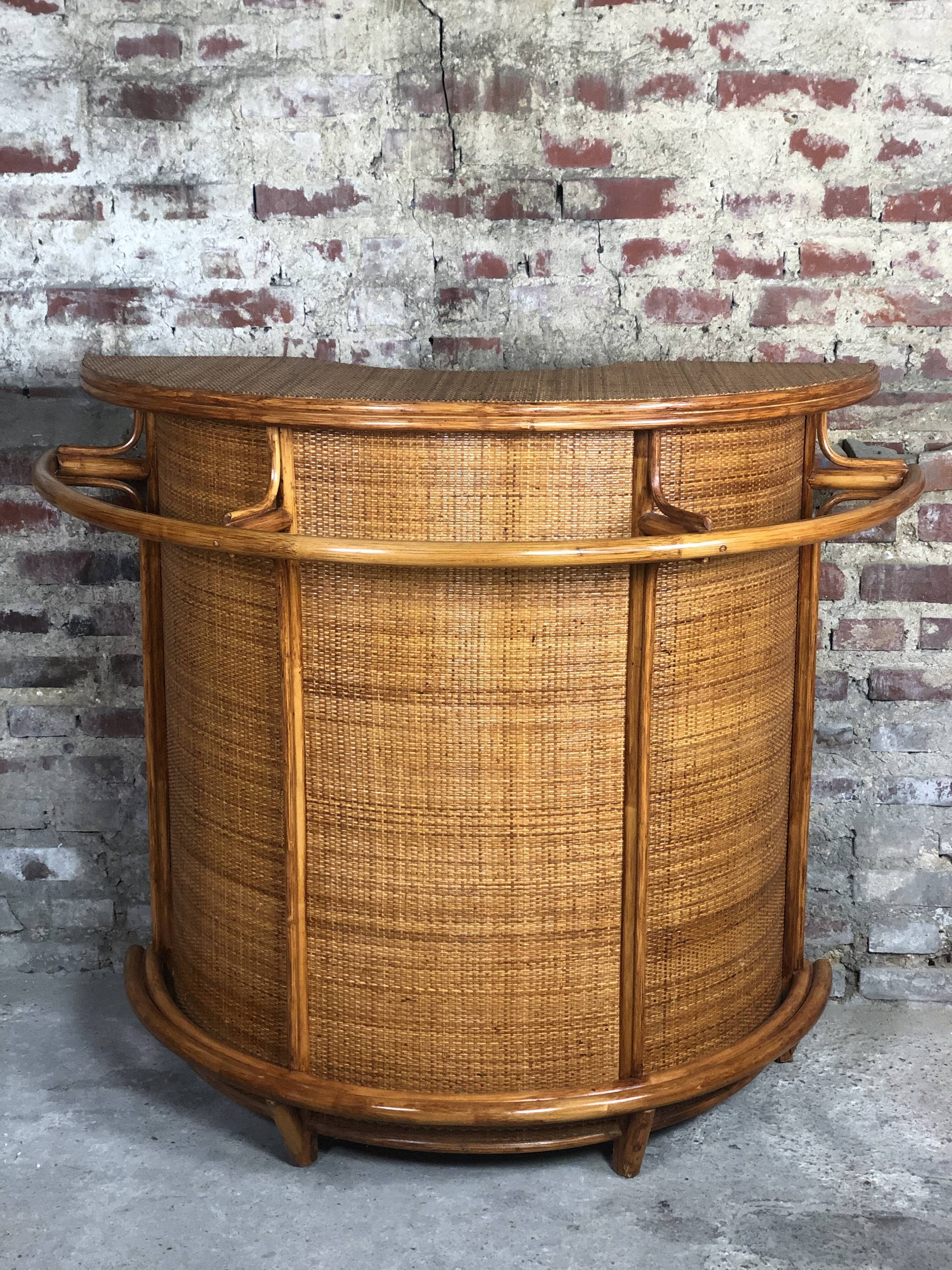 Bar and its 3 vintage stools in rattan and bamboo 1960'S