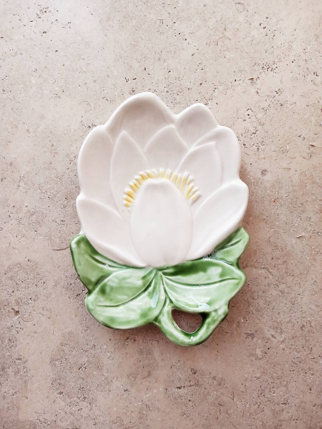 Nénuphar slip soap dish