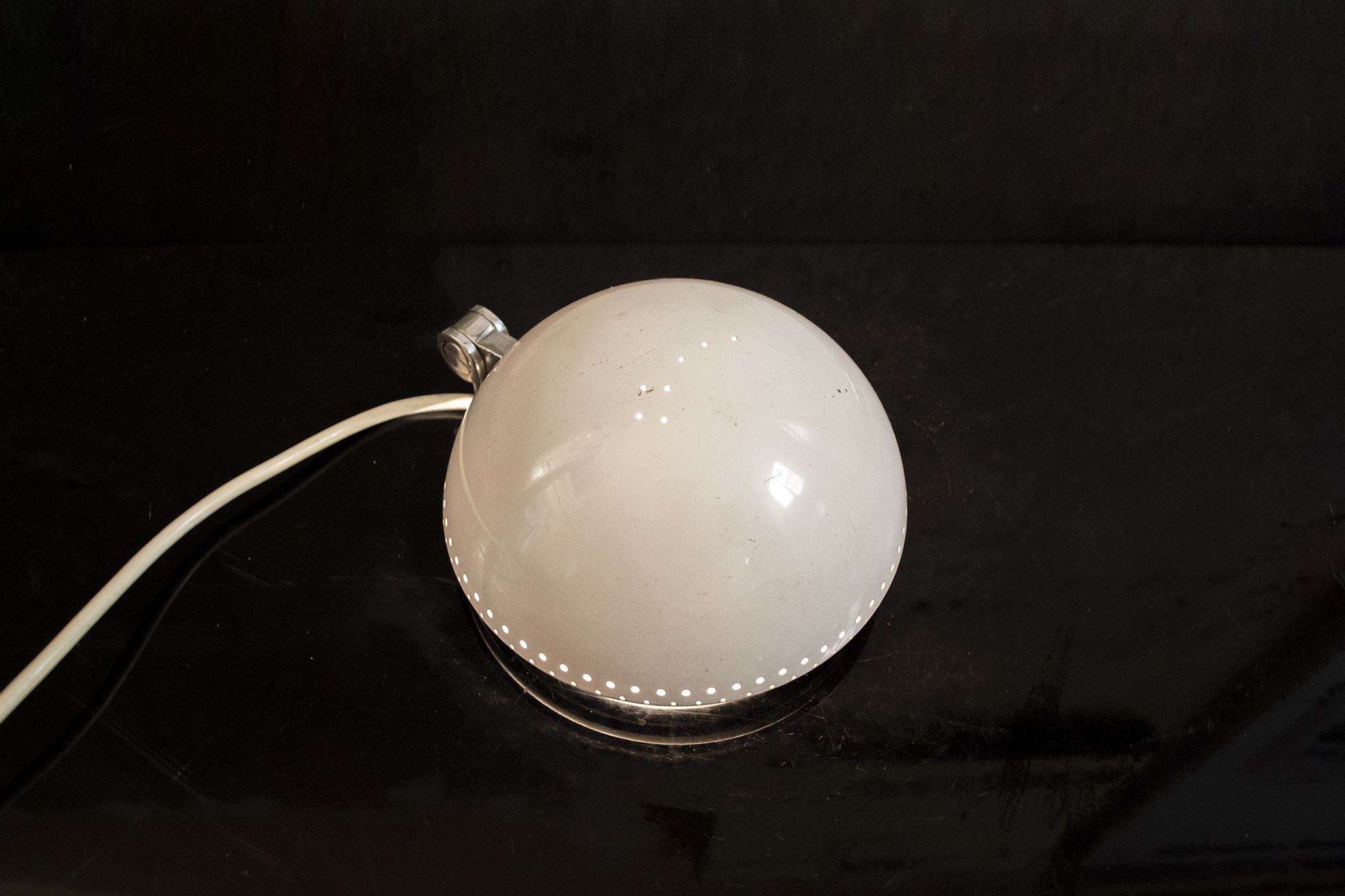 Lampe de table Orsa Minore perforée par Stilux Italia 70s