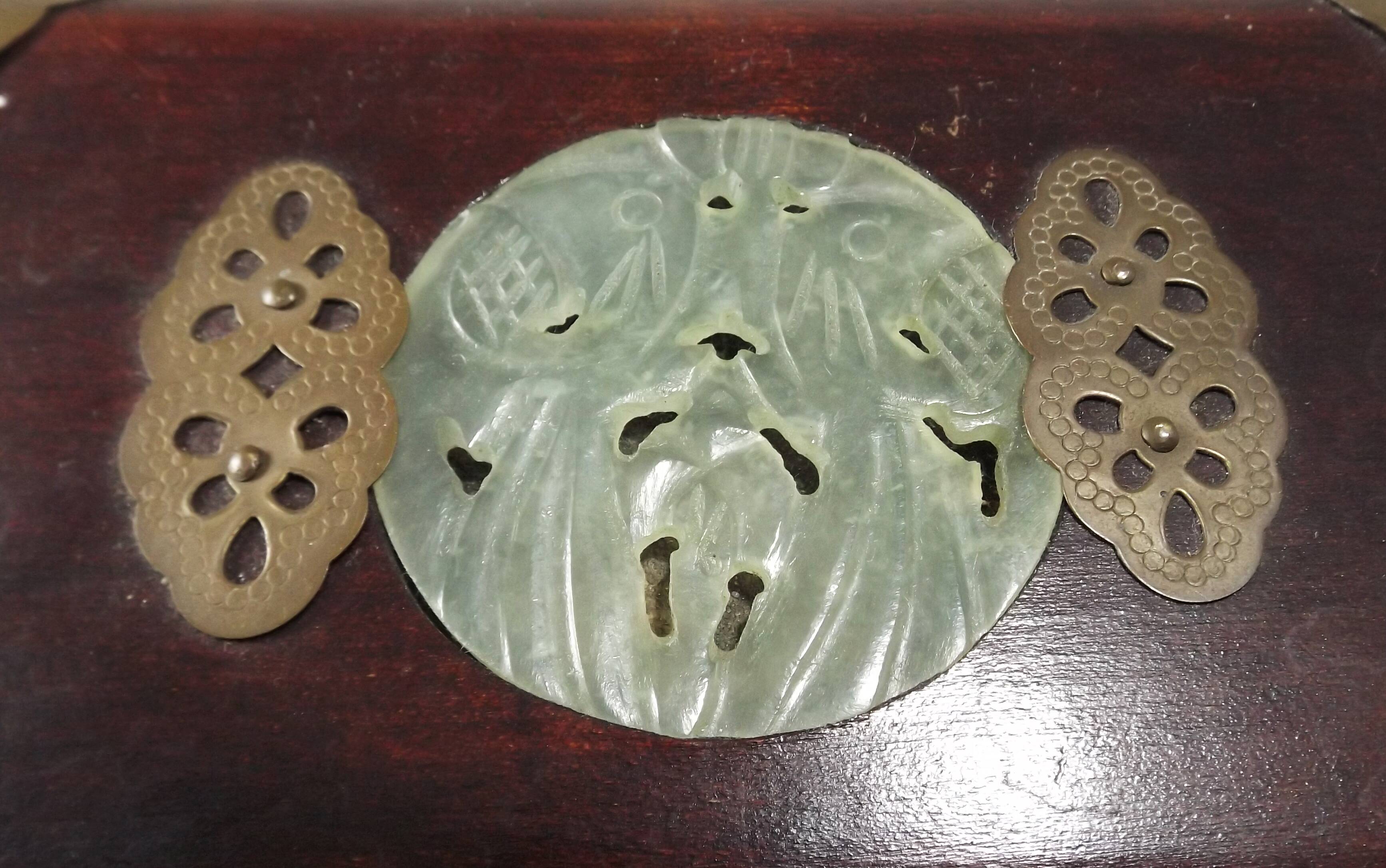 Chinese jewelry box in jade inlaid wood