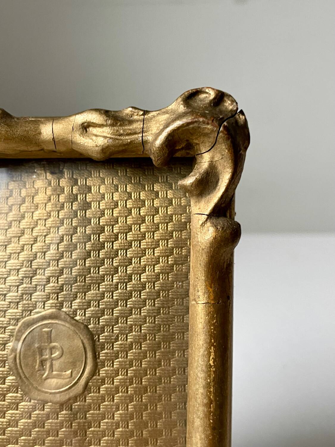 Antique art nouveau gilded wooden frame  11.5 cm x 8.5 cm convex glass