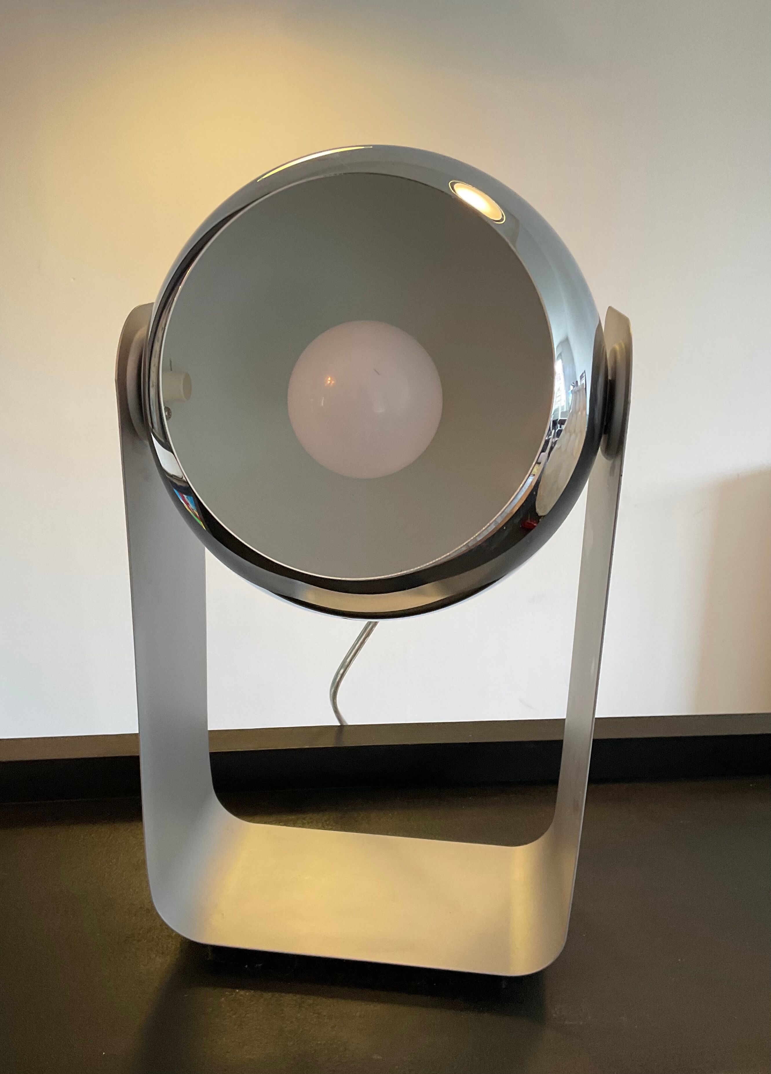 Vintage Eyeball lamp from the 80s
