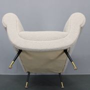Paire de fauteuils bouclés italiens du milieu du siècle, pieds en fer et laiton, années 1950
