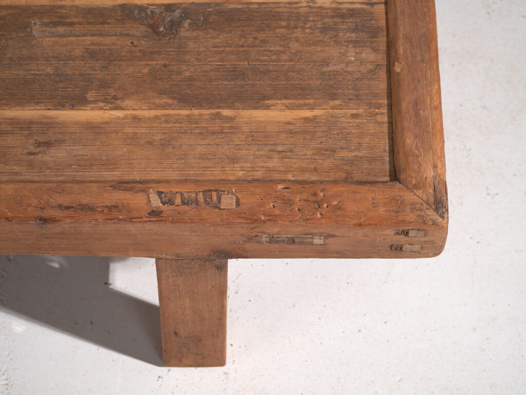 Kang table, antique pine wood – China, circa 1930