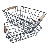 2 metal baskets