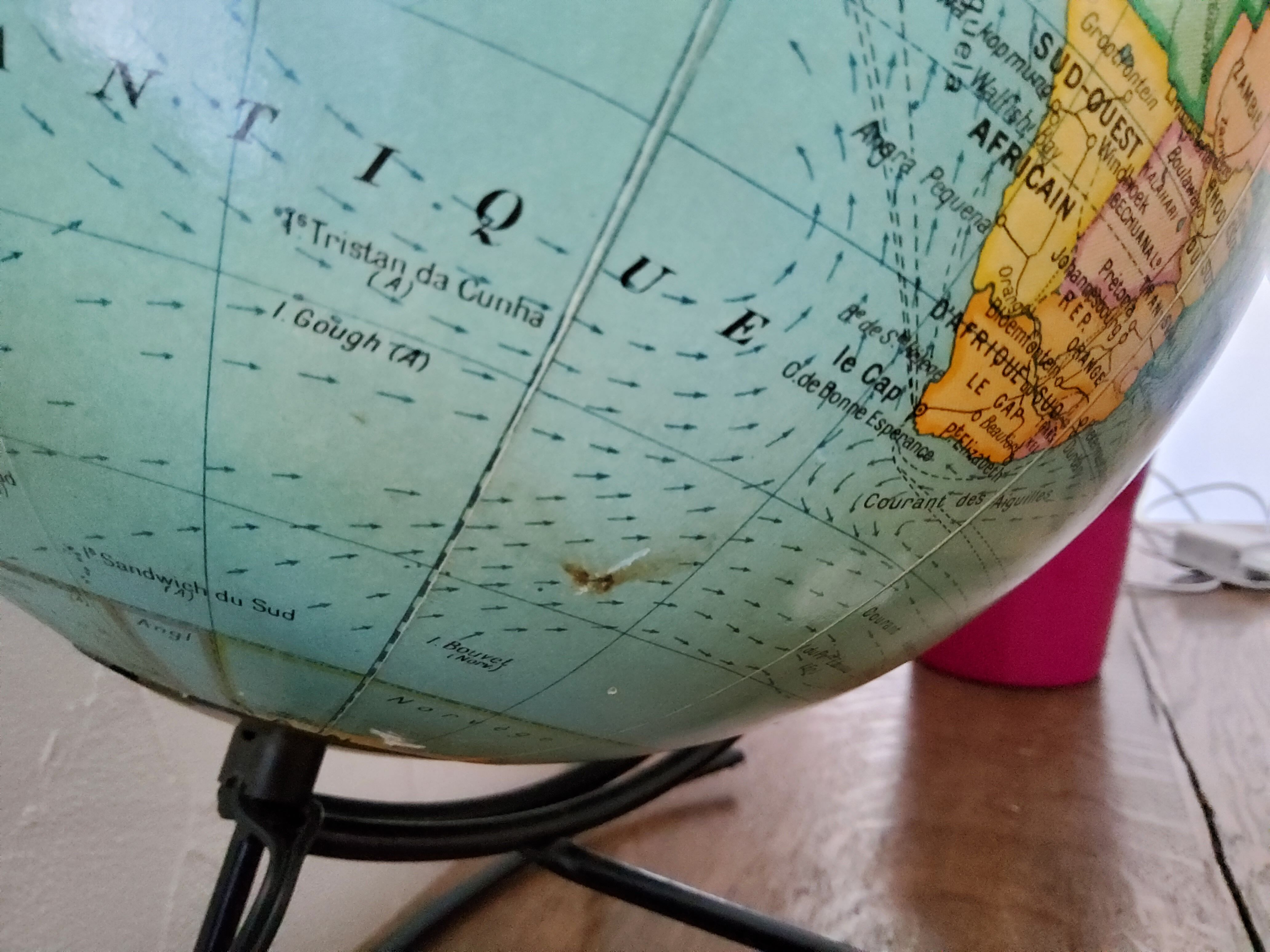 Luminous globe Girard and Barrère